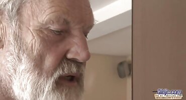 sex kim yến Anh ta có một con gà trống phim sex 2021 nga trong mông.